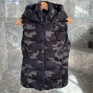 Uniqlo Down Puffy Vest 💚🖤💚🖤